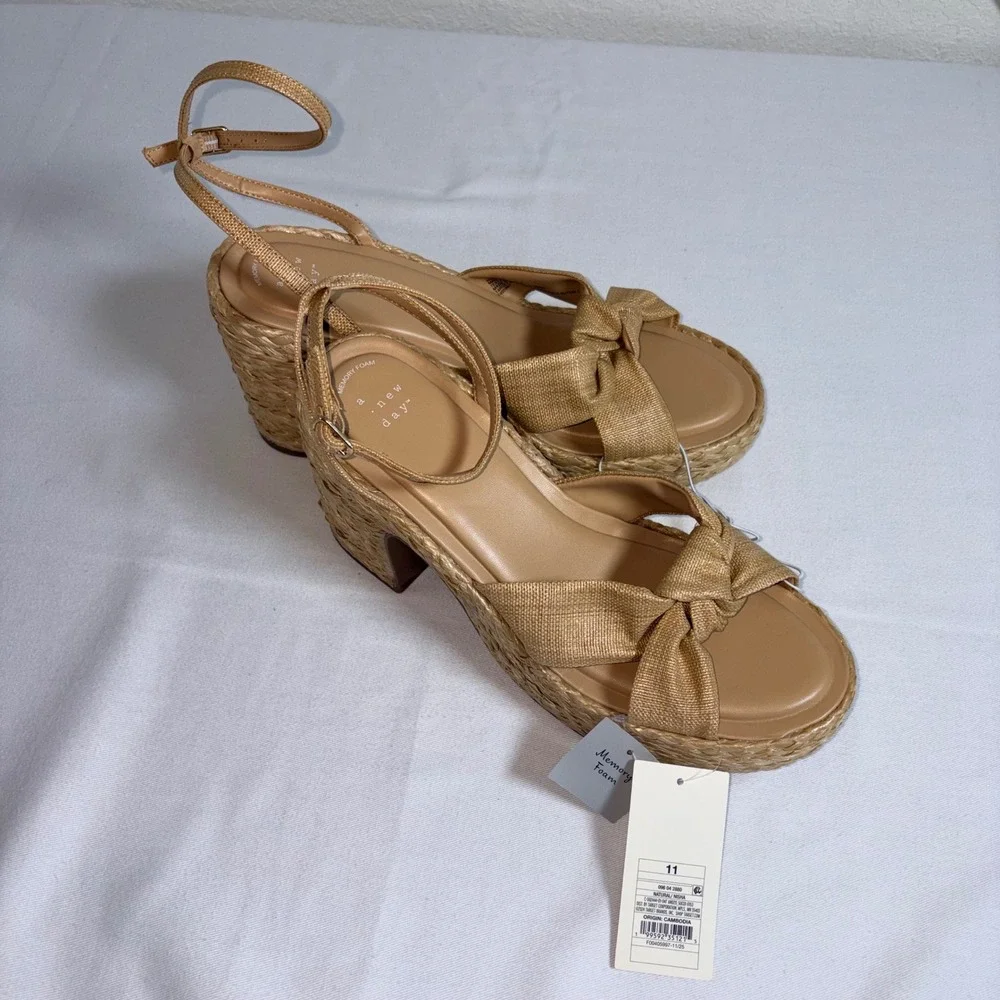 A New Day Platform Sandals 11 Tan New Woven Straw Knotted Block Heel Espadrille